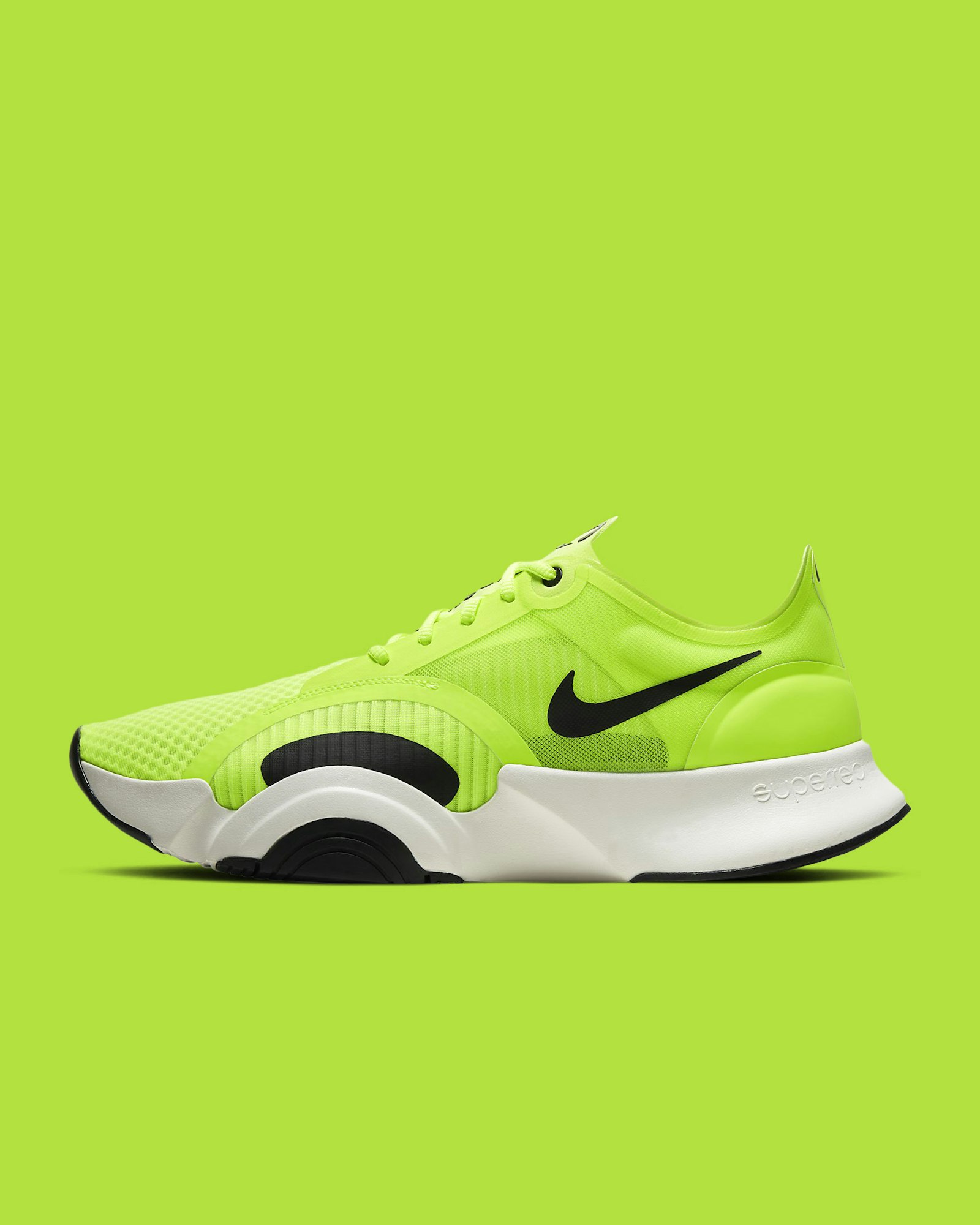 Plusieurs paires de baskets vues du dessus
